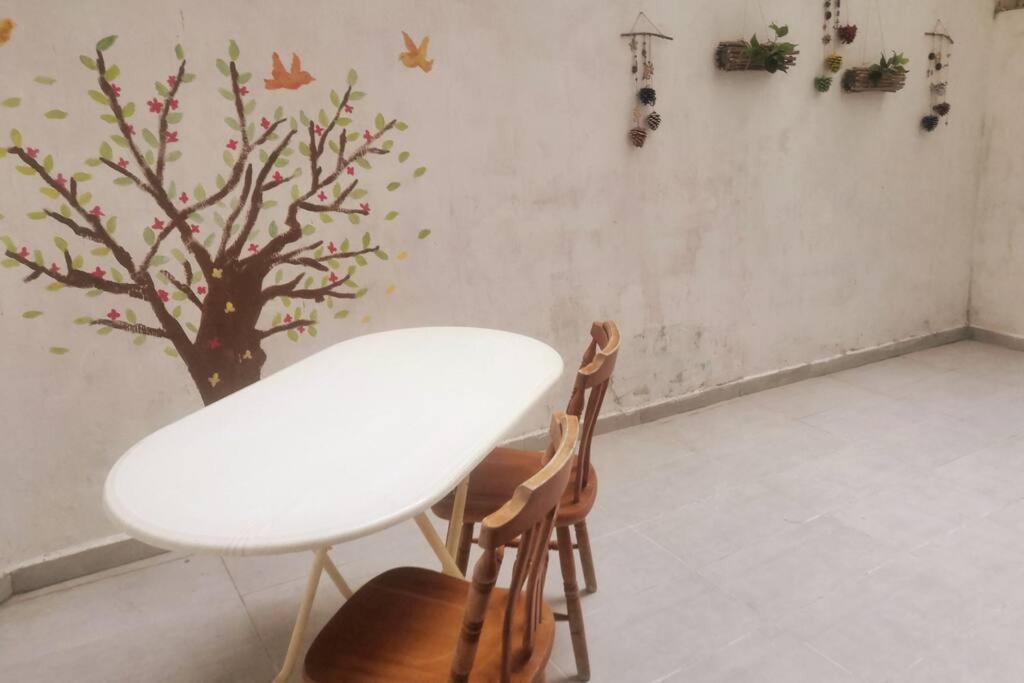 Apartamento 3+1 , Historical Elevator, Warm House Next To Sea Esmirna Exterior foto