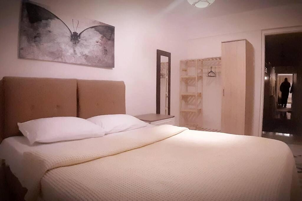 Apartamento 3+1 , Historical Elevator, Warm House Next To Sea Esmirna Exterior foto