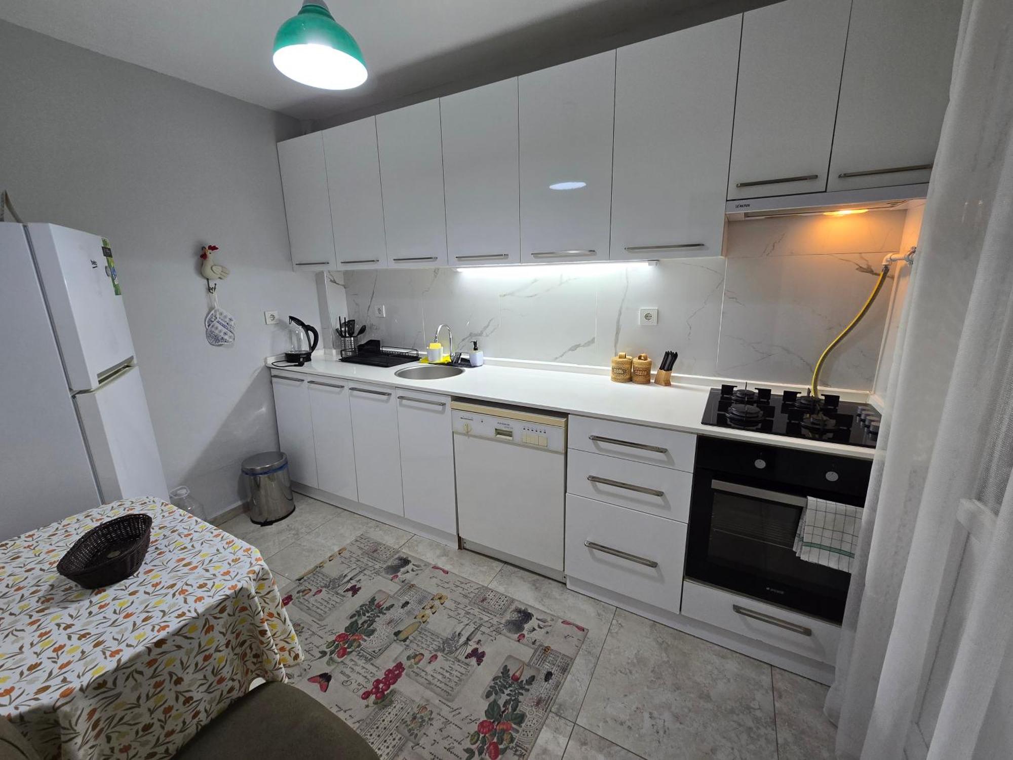 Apartamento 3+1 , Historical Elevator, Warm House Next To Sea Esmirna Exterior foto